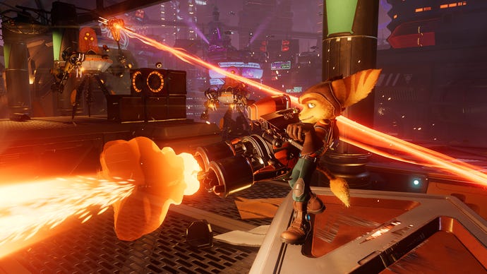 Ratchet fires an Enforcer shotgun while a nearby enemy robot misses her laser shot in Ratchet & Clank: Rift Apart.